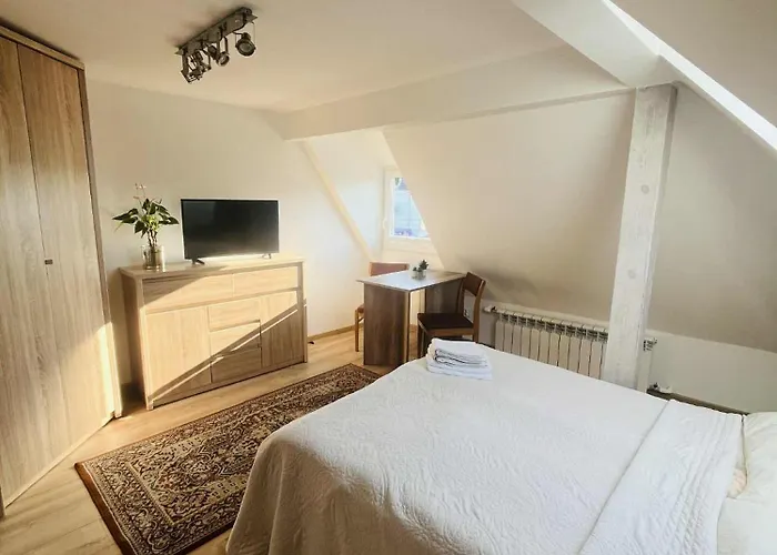 Gosia Necel Quarto em Acomodações Particulares *